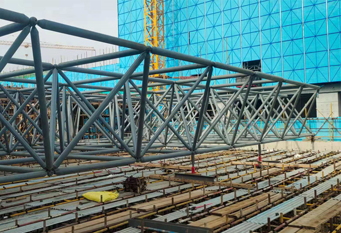 枣庄高铁东总部基地2号楼网架